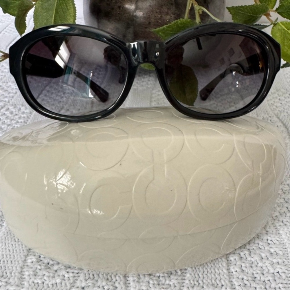 Coach Like New Gisele Sunglasses With Case for Women - Picture 1 of 4